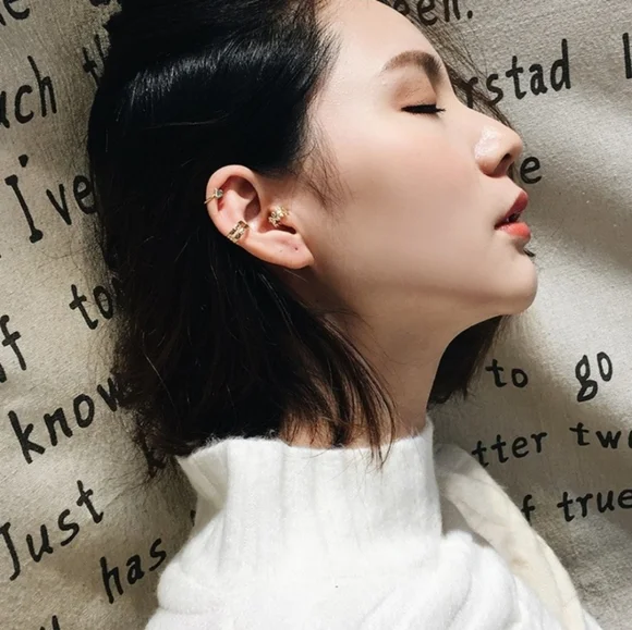 NEW in BOX Lightweight Stylish & Chic Silver & Gold Earcuffs in Assorted Styles - Picture 3 of 4